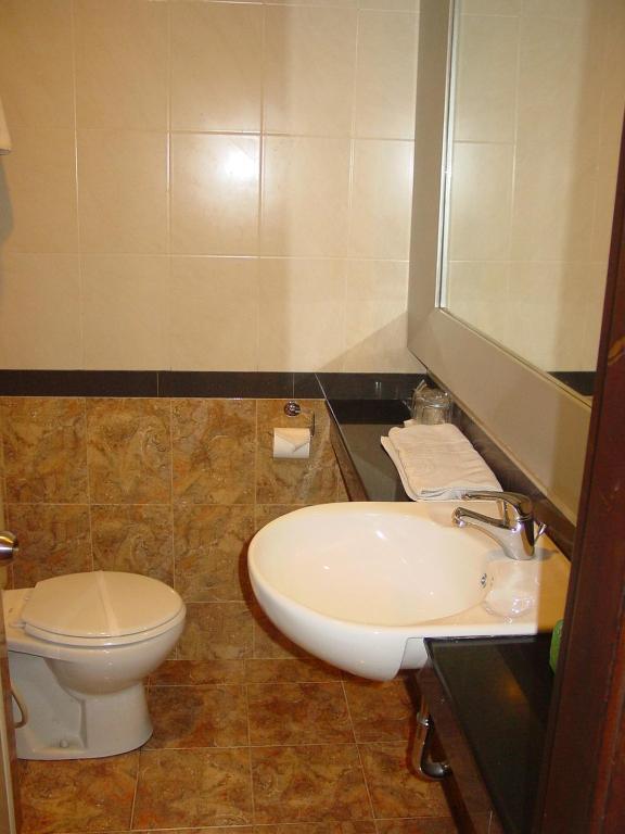 Hotel Wisata باليمبانغْ الغرفة الصورة