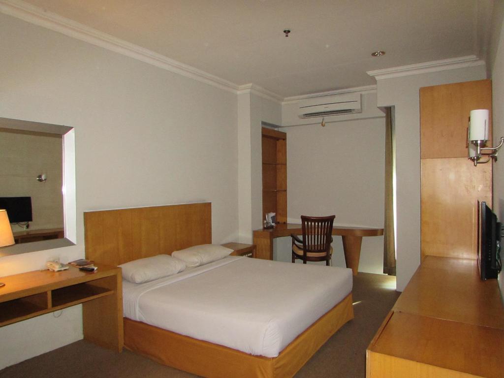 Hotel Wisata باليمبانغْ الغرفة الصورة
