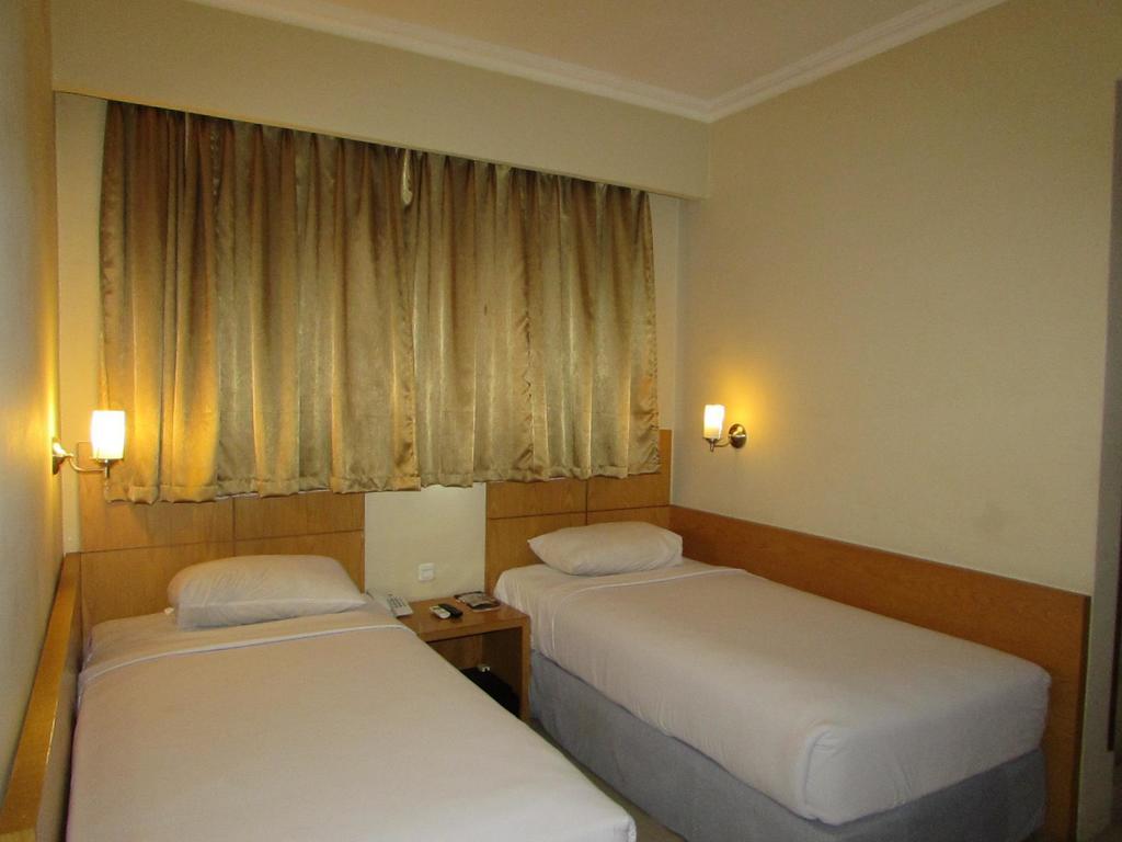 Hotel Wisata باليمبانغْ الغرفة الصورة